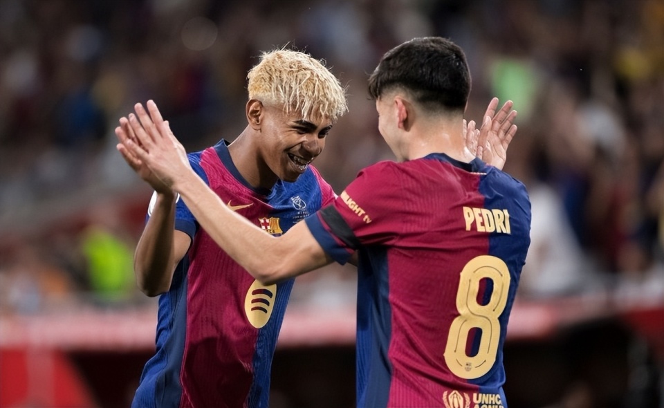 持右翼立场，阿根廷总统开玩笑：我也能祝贺梅西这样的左撇子