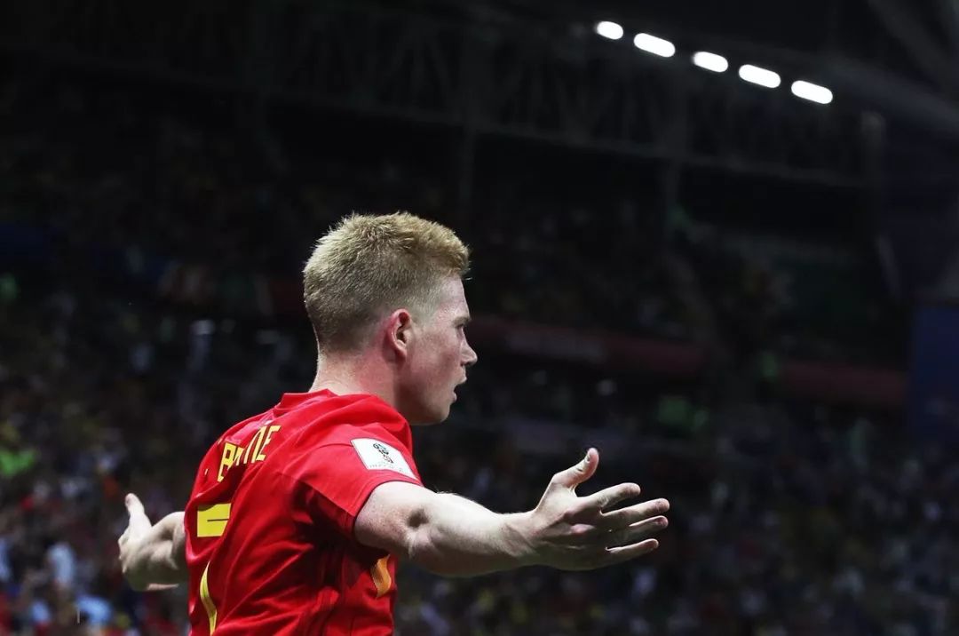 格策：我从小就看梅西踢球，他绝对是我的偶像