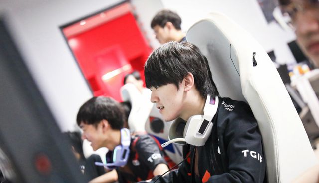 往往比单纯 往往比单纯